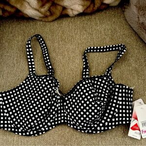 Brand new padded bikini top w tags